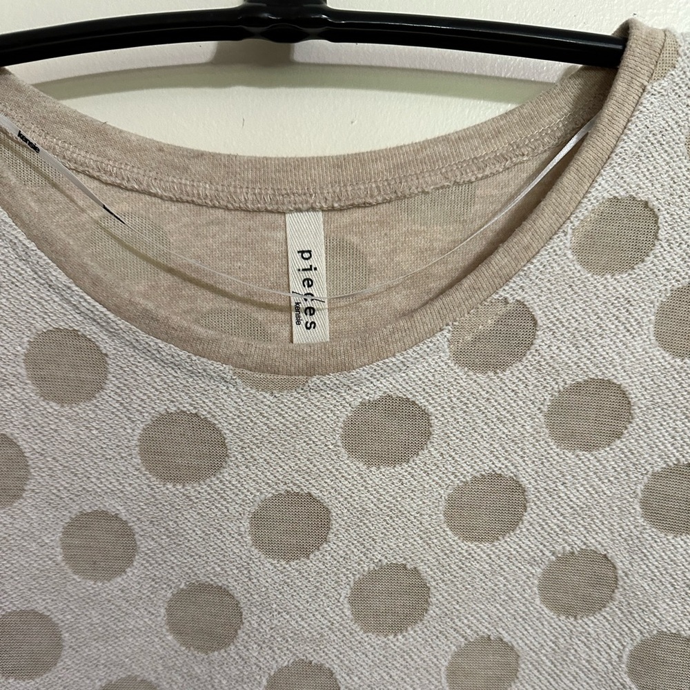 Kenzie Pieces Cream & Beige Polka-dot French Terry Pullover Top, Size L - Picture 3 of 10